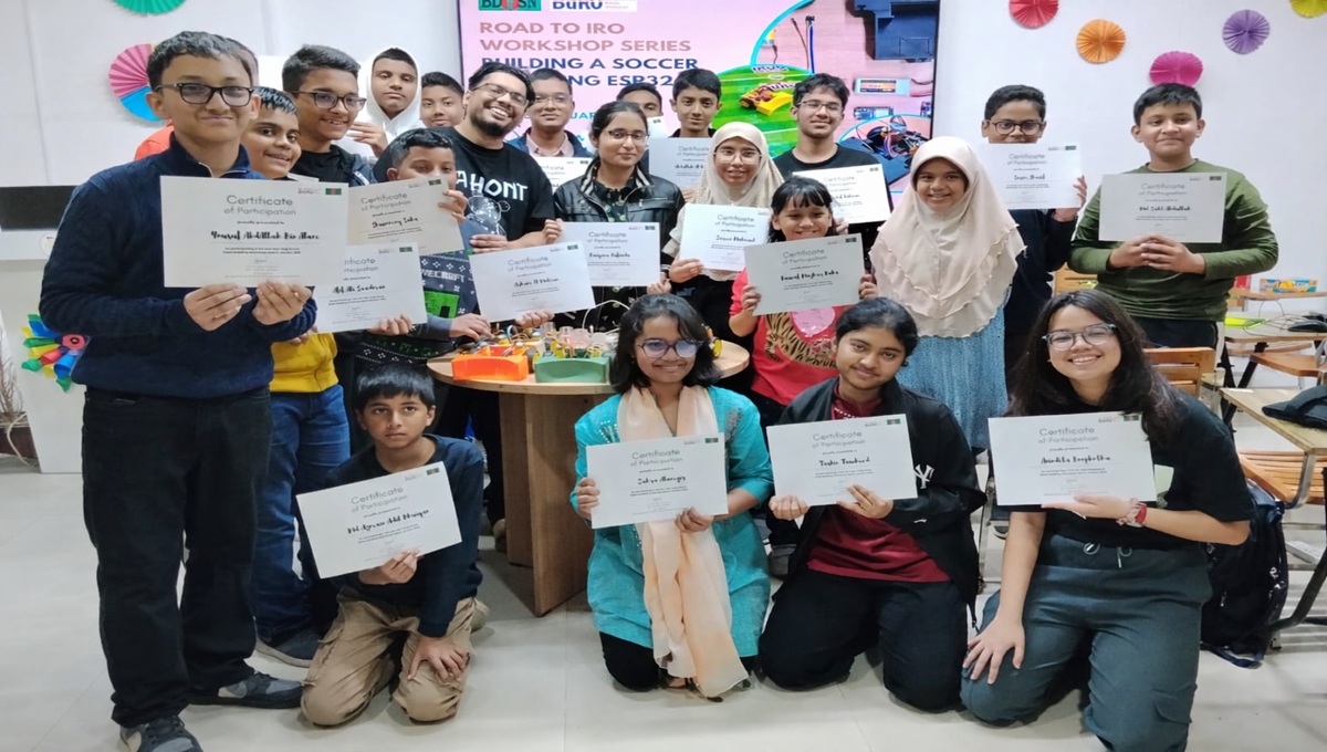 Soccer Robot Building Workshop Successfully Held